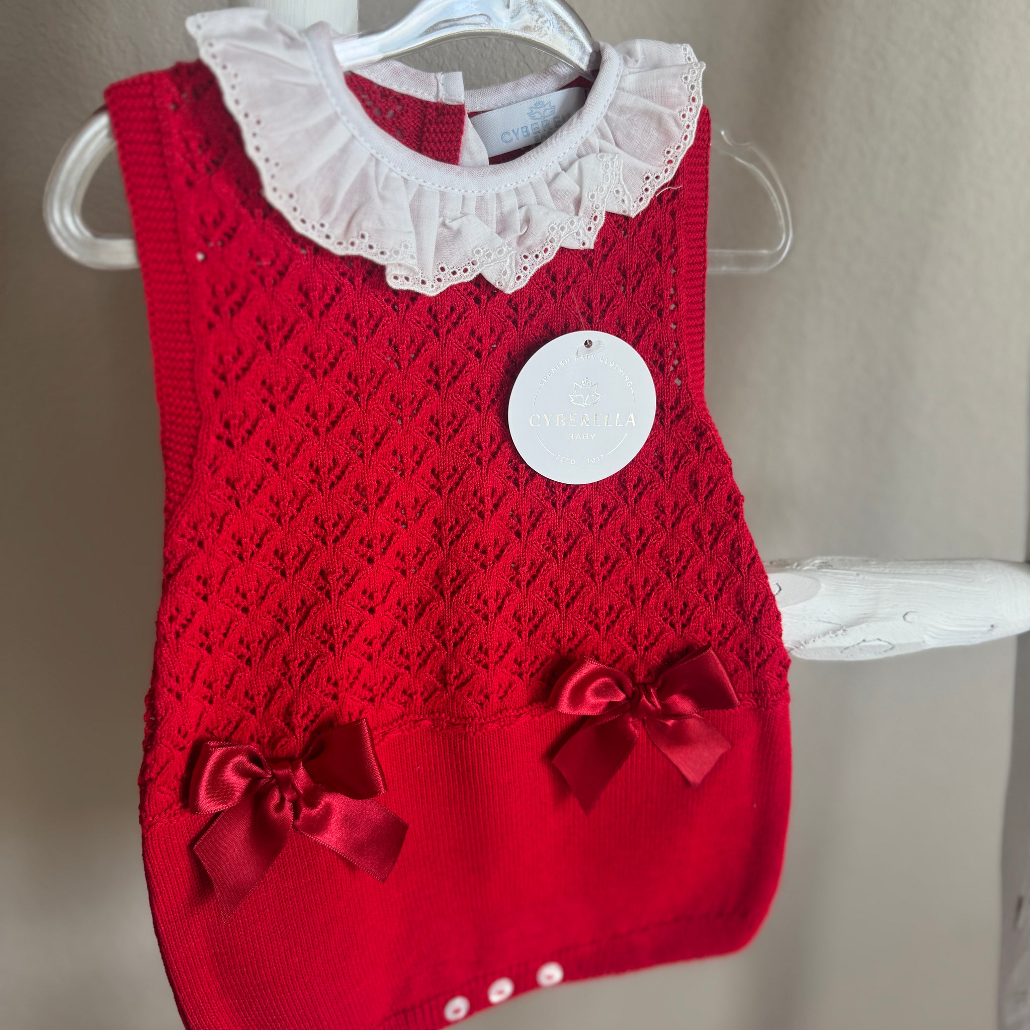 Bow & Bloom – Sleeveless Knit Baby Romper with Lace Collar #P8121