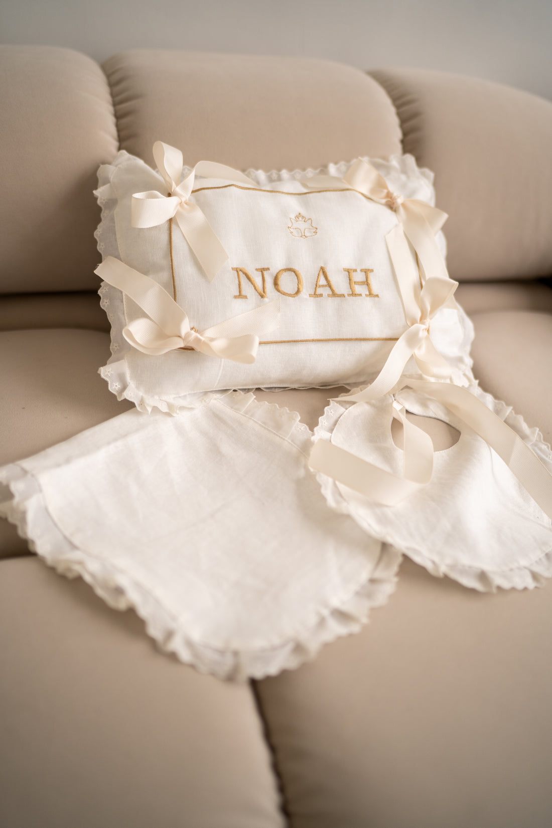 Personalized Bib Star Lace NOAH