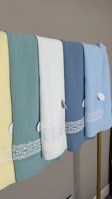 Knitted Blanket With Lace # G9801