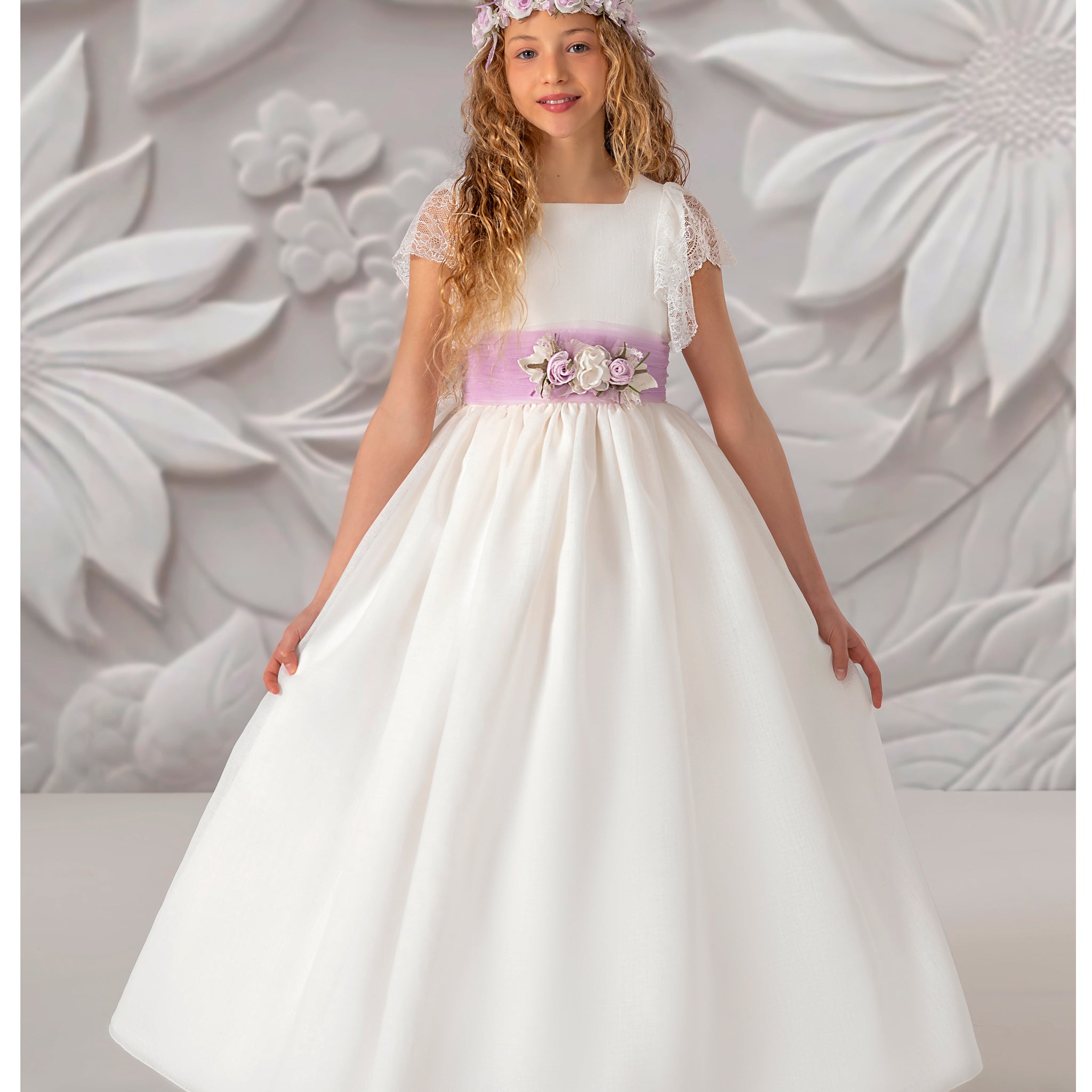 First Communion Dress Model 5806 : Fantasy and Elegance