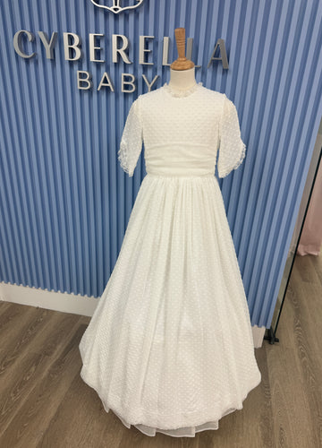 First Communion Dress Model 5105: Fantasy and Elegance in All-White
