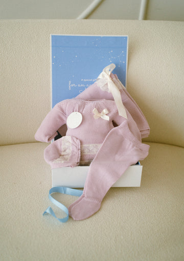 ILUMINAR GIFT BOX - Four Pieces Set for Baby Girls