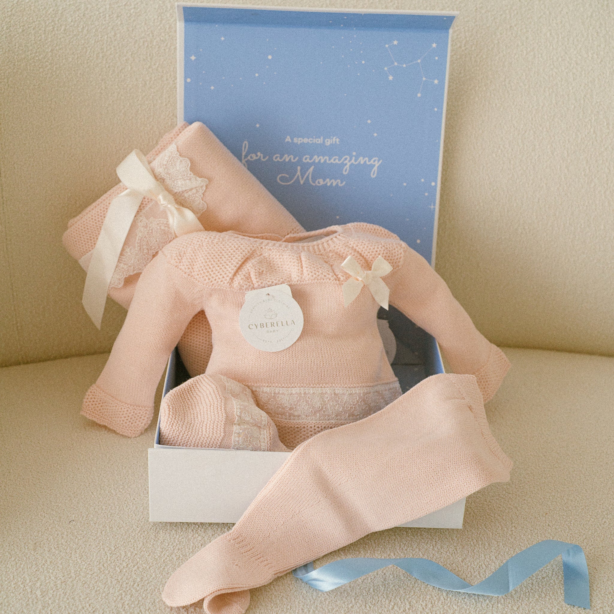 ILUMINAR GIFT BOX Four Pieces Set for Baby Girls