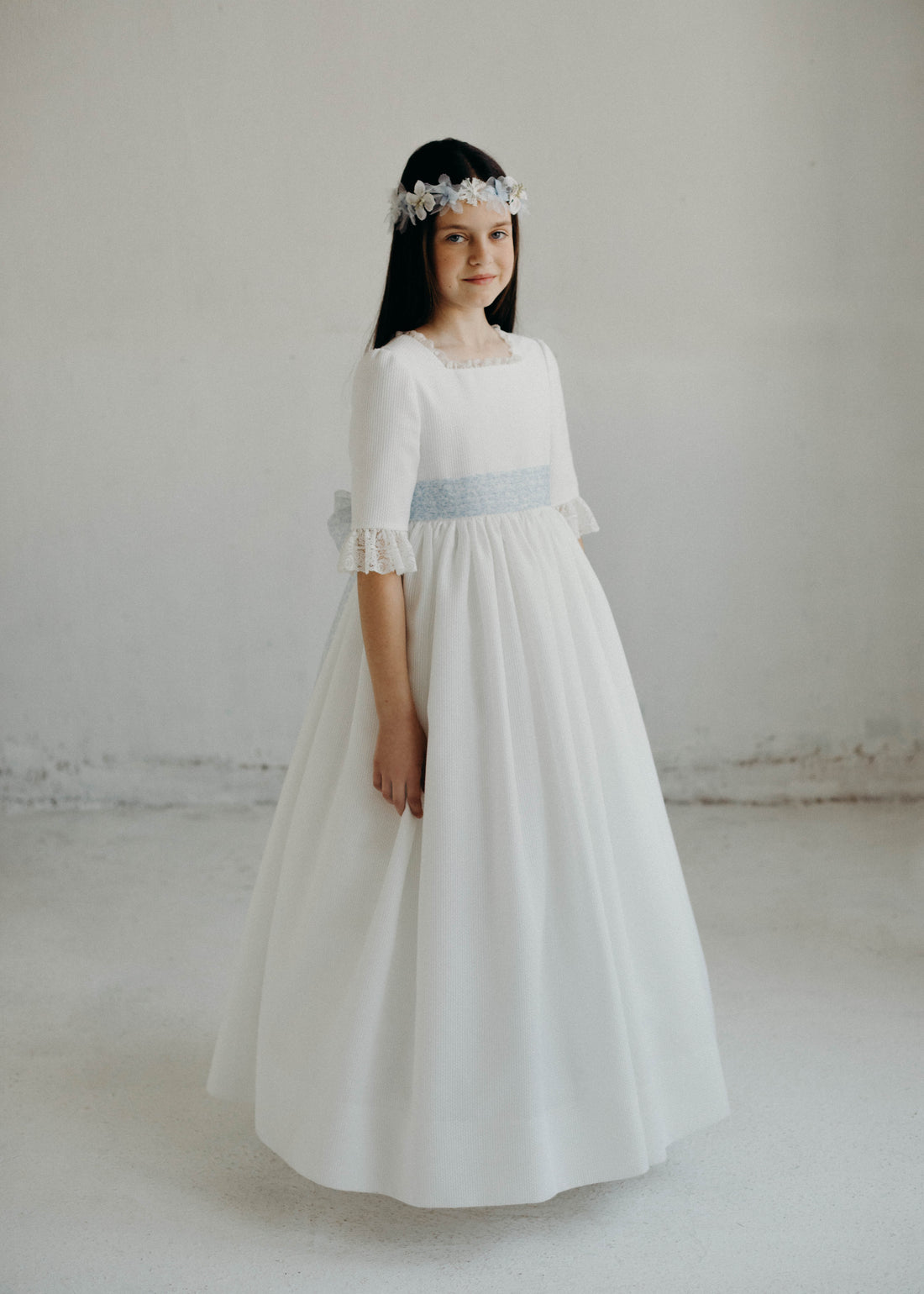 FIRST COMMUNION DRESS MODEL 4706: Romantic First Communion Dress